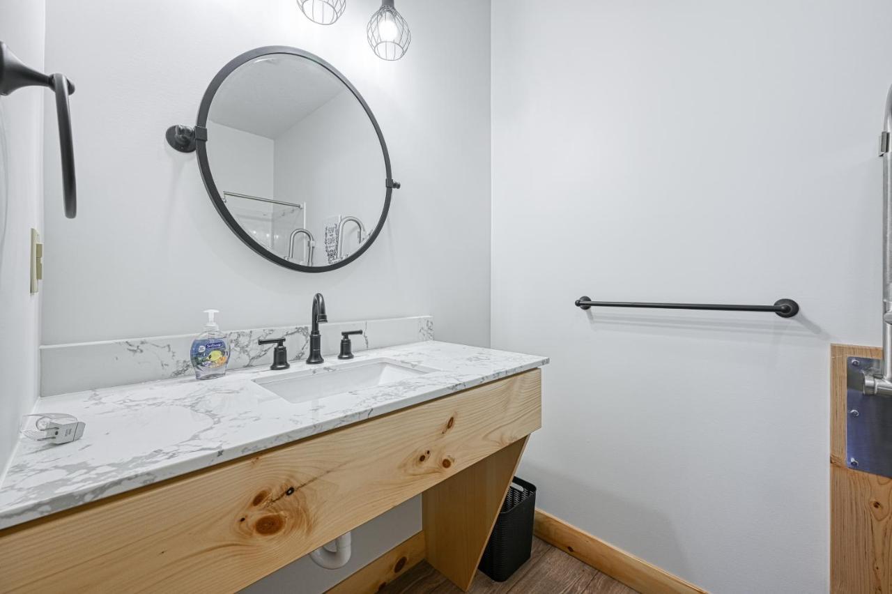 Curb-Free Chalet McHenry Luaran gambar